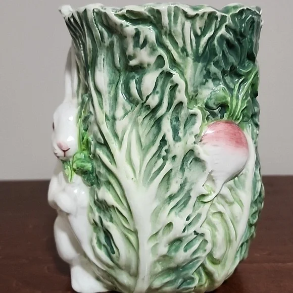 Beautiful Shafford Rabbit Patch Vase - Picture 4 of 11